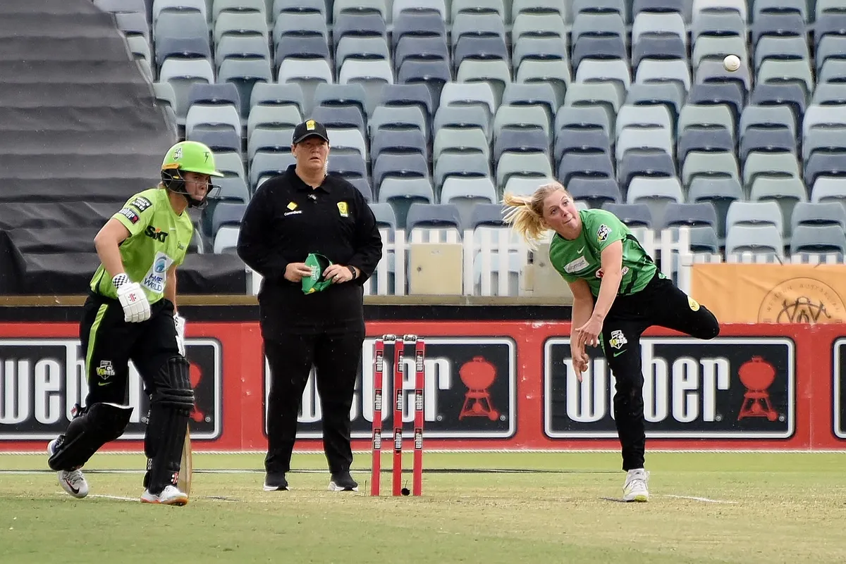 WBBL 2026-27 live score — Women's Big Bash League action